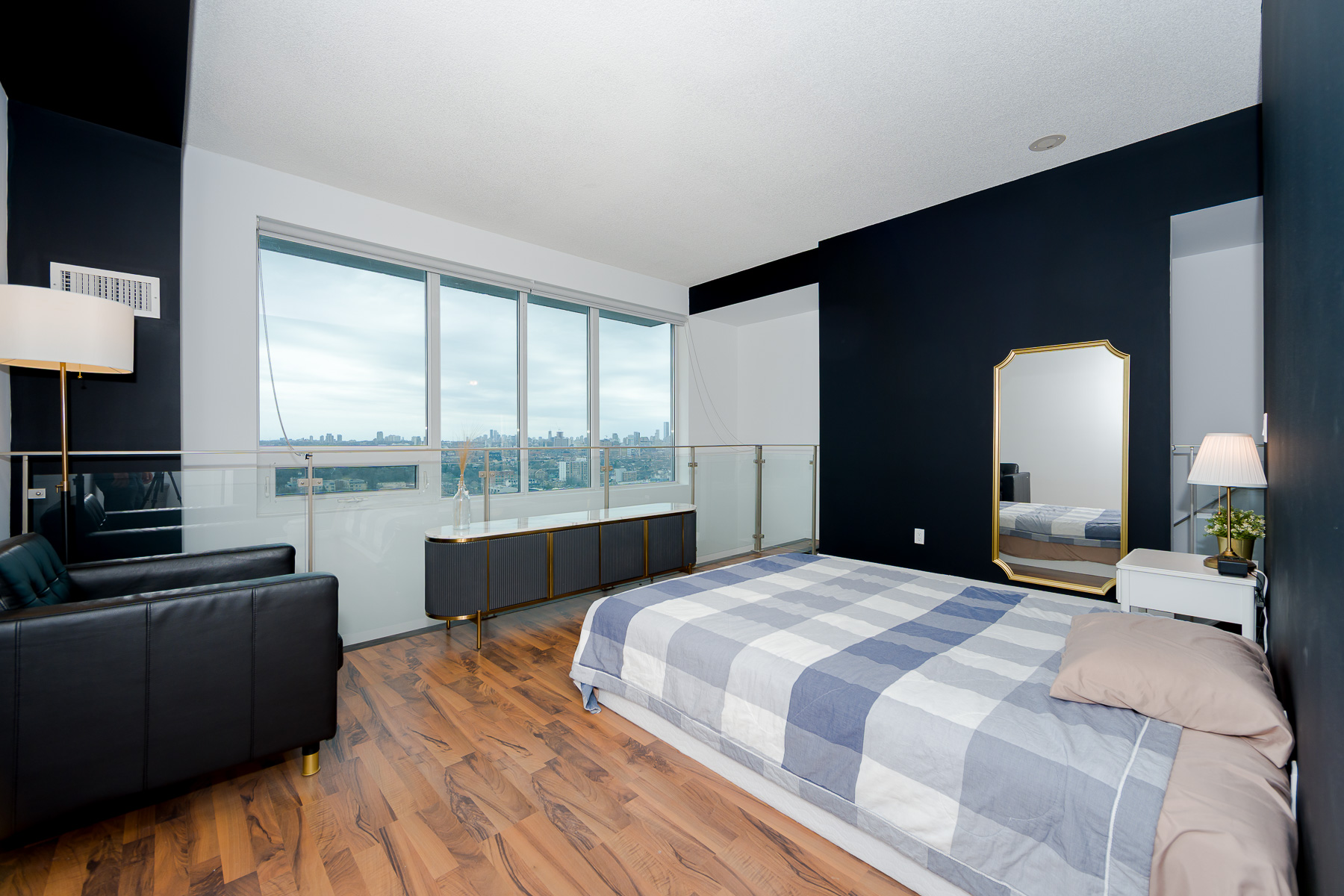 59 East Liberty interior photo