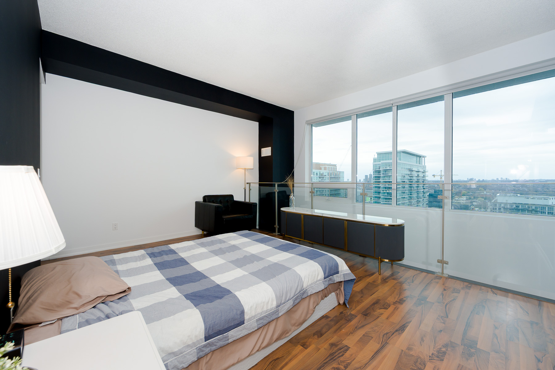 59 East Liberty interior photo